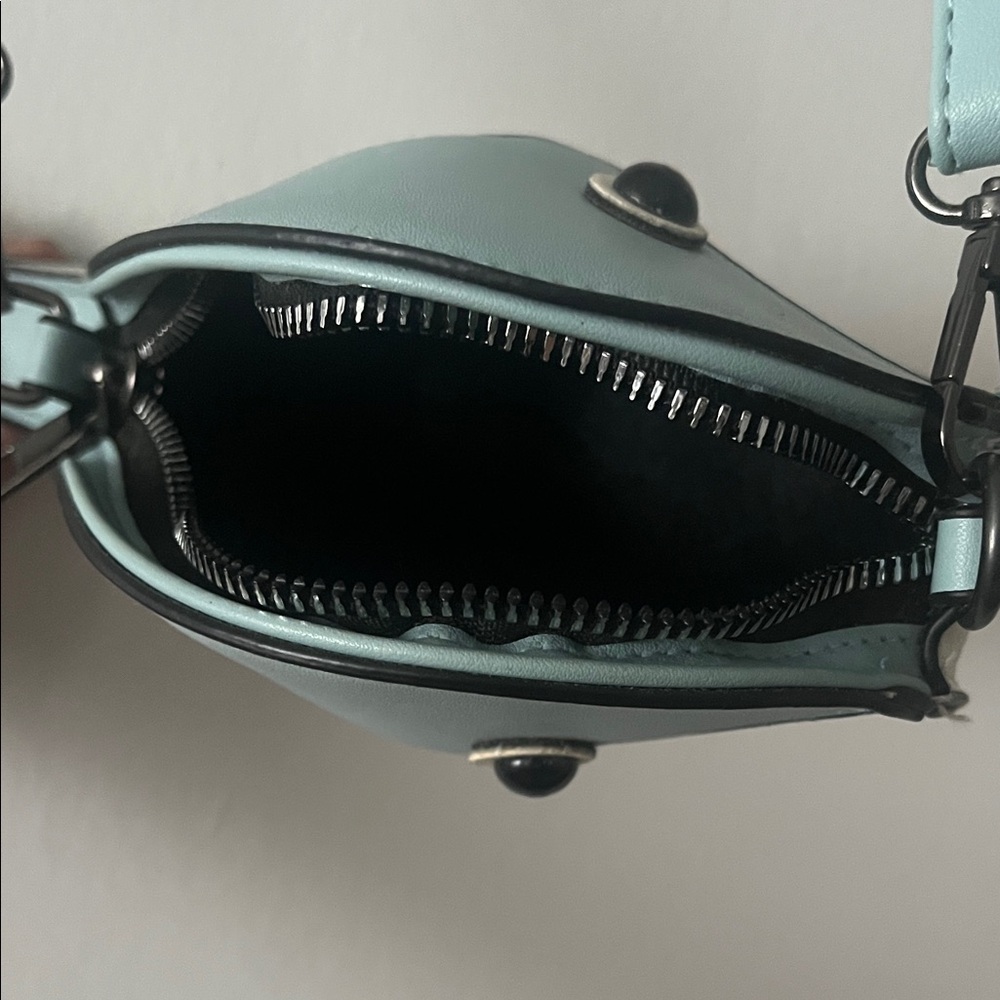 Whale Shaped Crossbody Bag in Blue and White - Picture 4 of 4